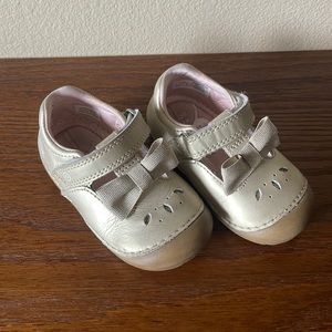 Gold Stride Rite shoes 5.5